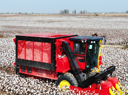 BG大游集团4MZ-2C型自走式棉花收获机